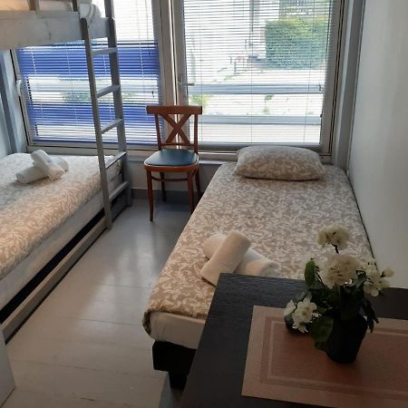 Paris Par Trains, Area, Studios Avec Salle De Bain Et Kitchenette Privees, Ou, Chambres Avec Salles Bain Et Cuisines Communes Persan Eksteriør bilde