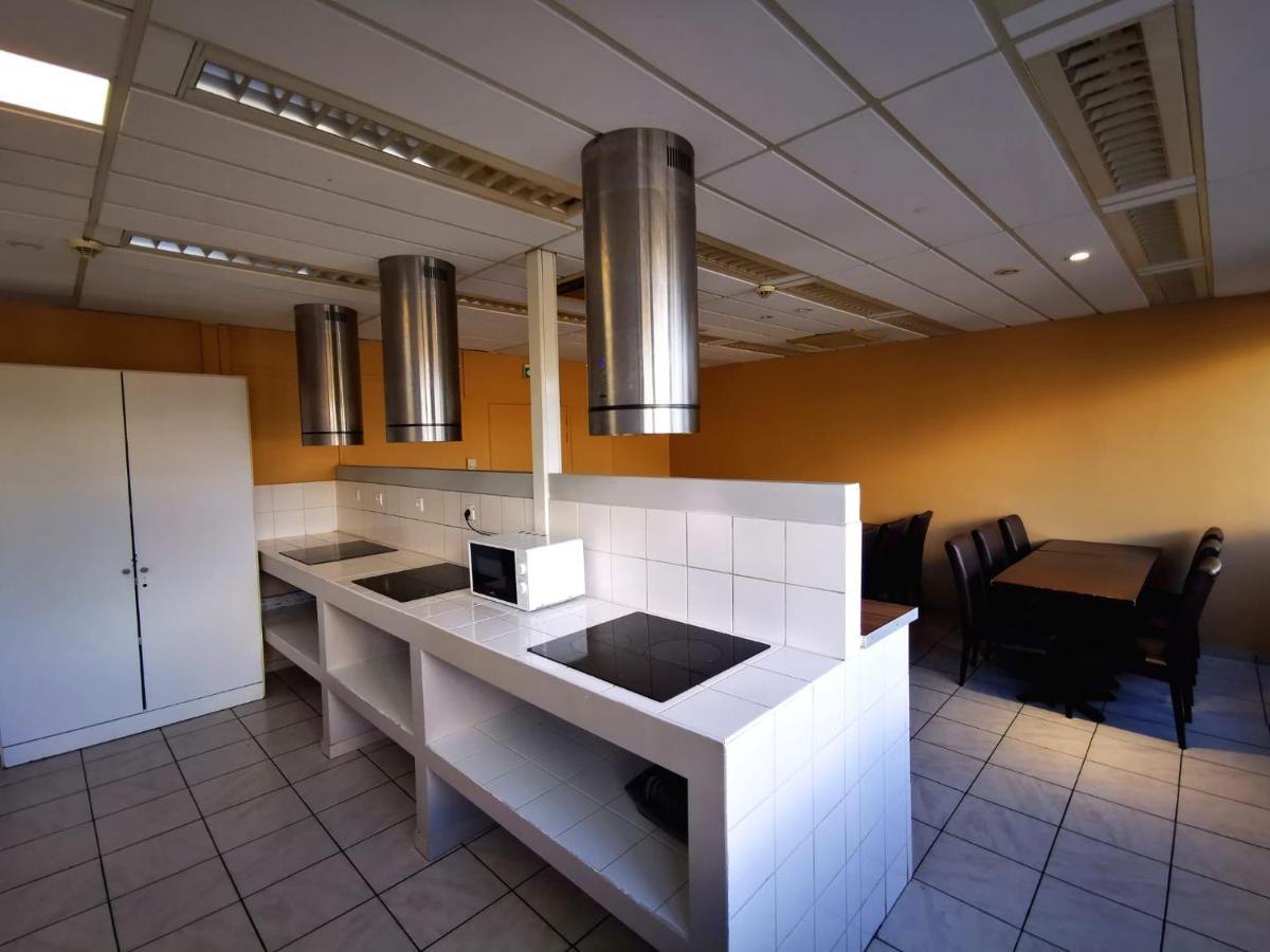 Paris Par Trains, Area, Studios Avec Salle De Bain Et Kitchenette Privees, Ou, Chambres Avec Salles Bain Et Cuisines Communes Persan Eksteriør bilde