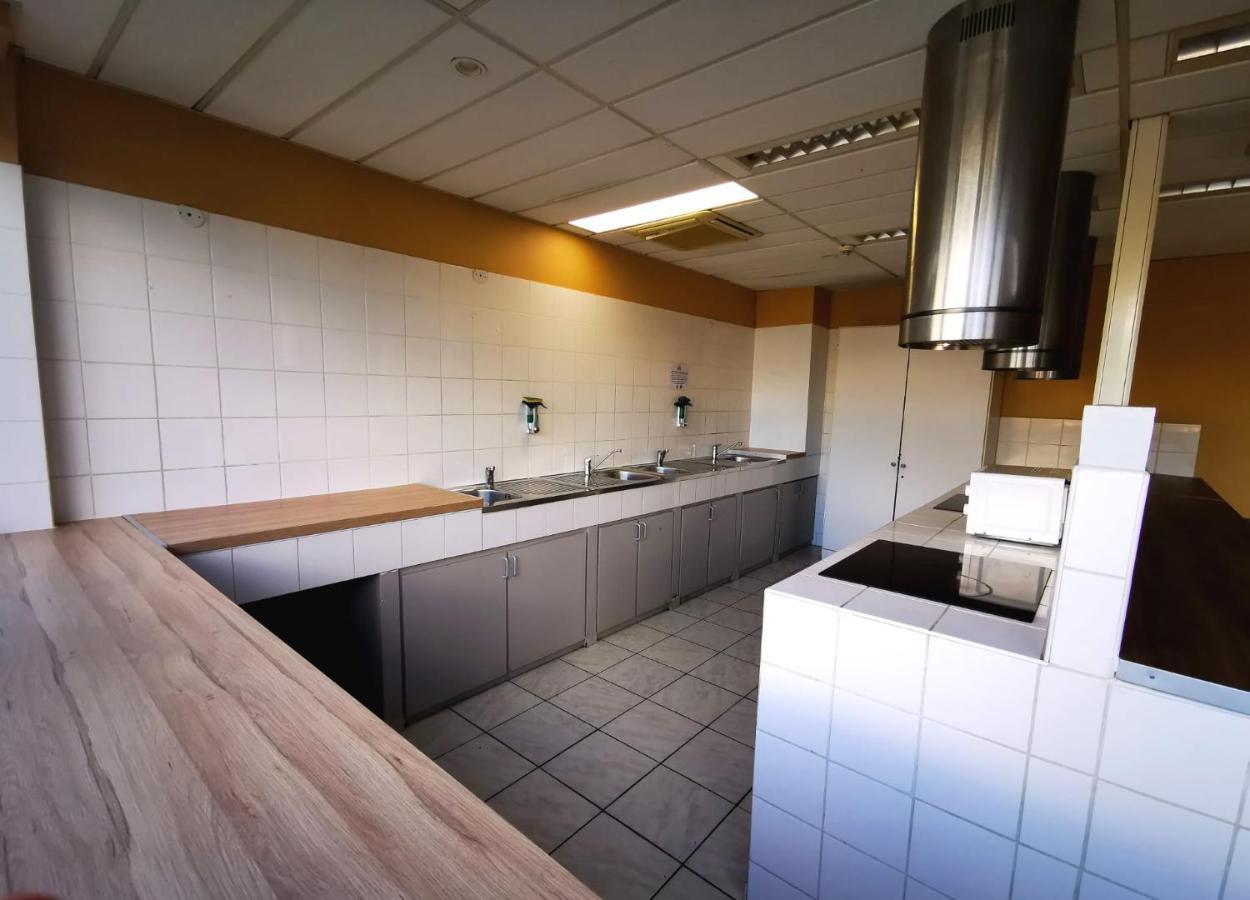 Paris Par Trains, Area, Studios Avec Salle De Bain Et Kitchenette Privees, Ou, Chambres Avec Salles Bain Et Cuisines Communes Persan Eksteriør bilde