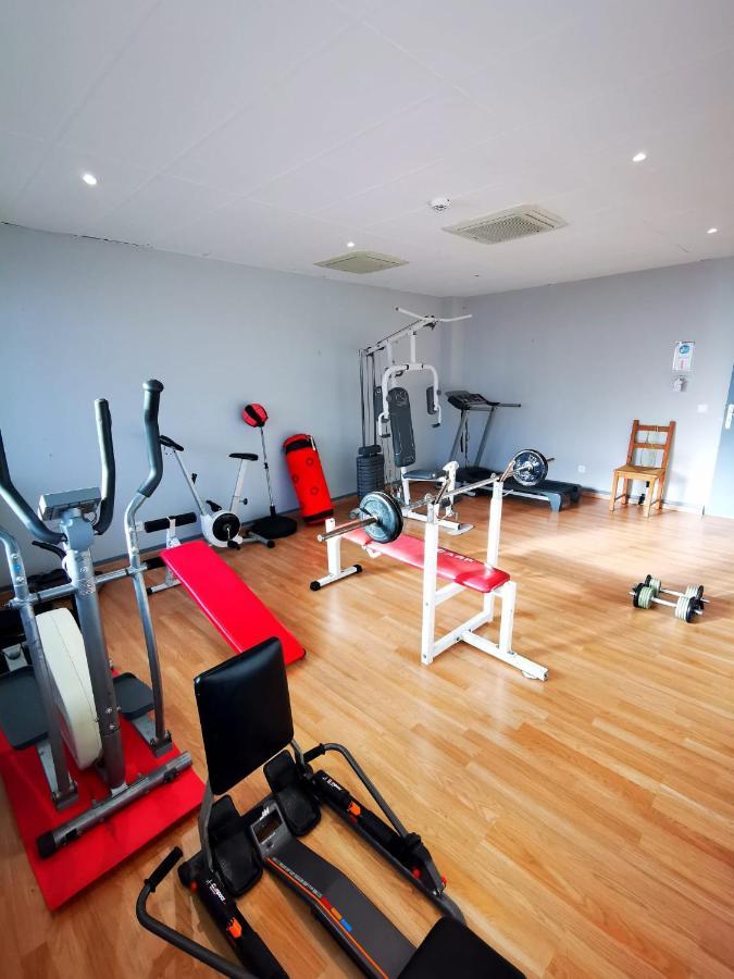 Paris Par Trains, Area, Studios Avec Salle De Bain Et Kitchenette Privees, Ou, Chambres Avec Salles Bain Et Cuisines Communes Persan Eksteriør bilde